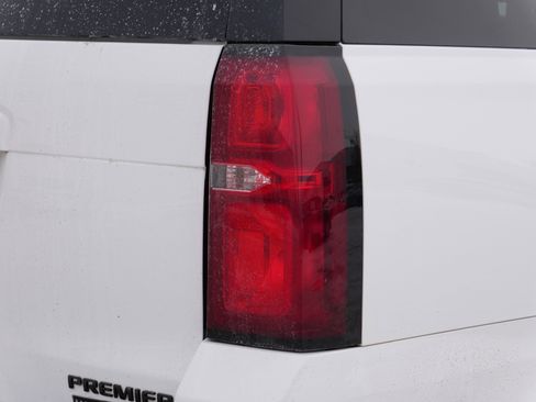 Used 2019 Chevrolet Suburban Premier image 17