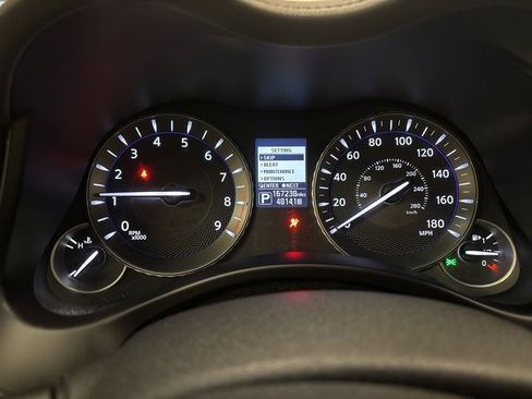 Used 2016 INFINITI Q70 L 3.7 w/ Deluxe Touring Package image 18