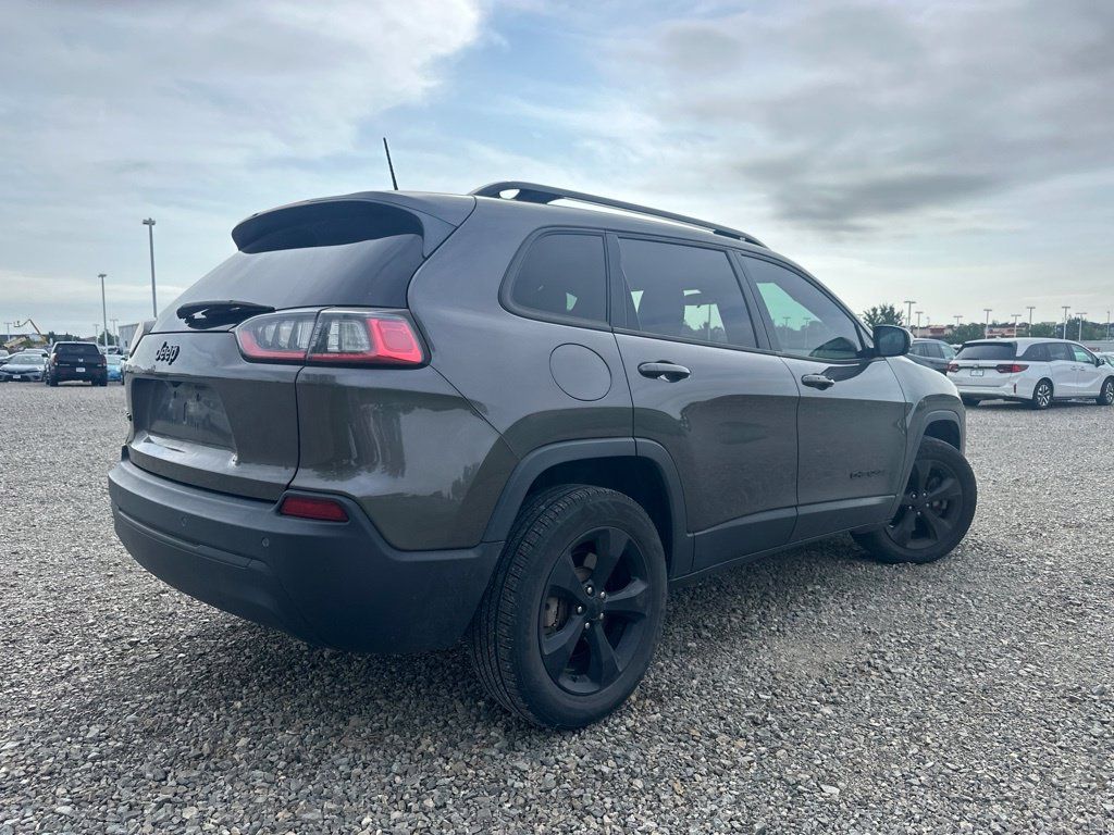 Used 2019 Jeep Cherokee Latitude Plus AWD/4WD image 10