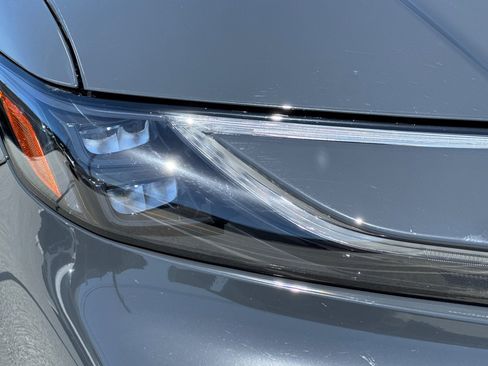 Used 2025 Toyota Camry XSE FWD image 11