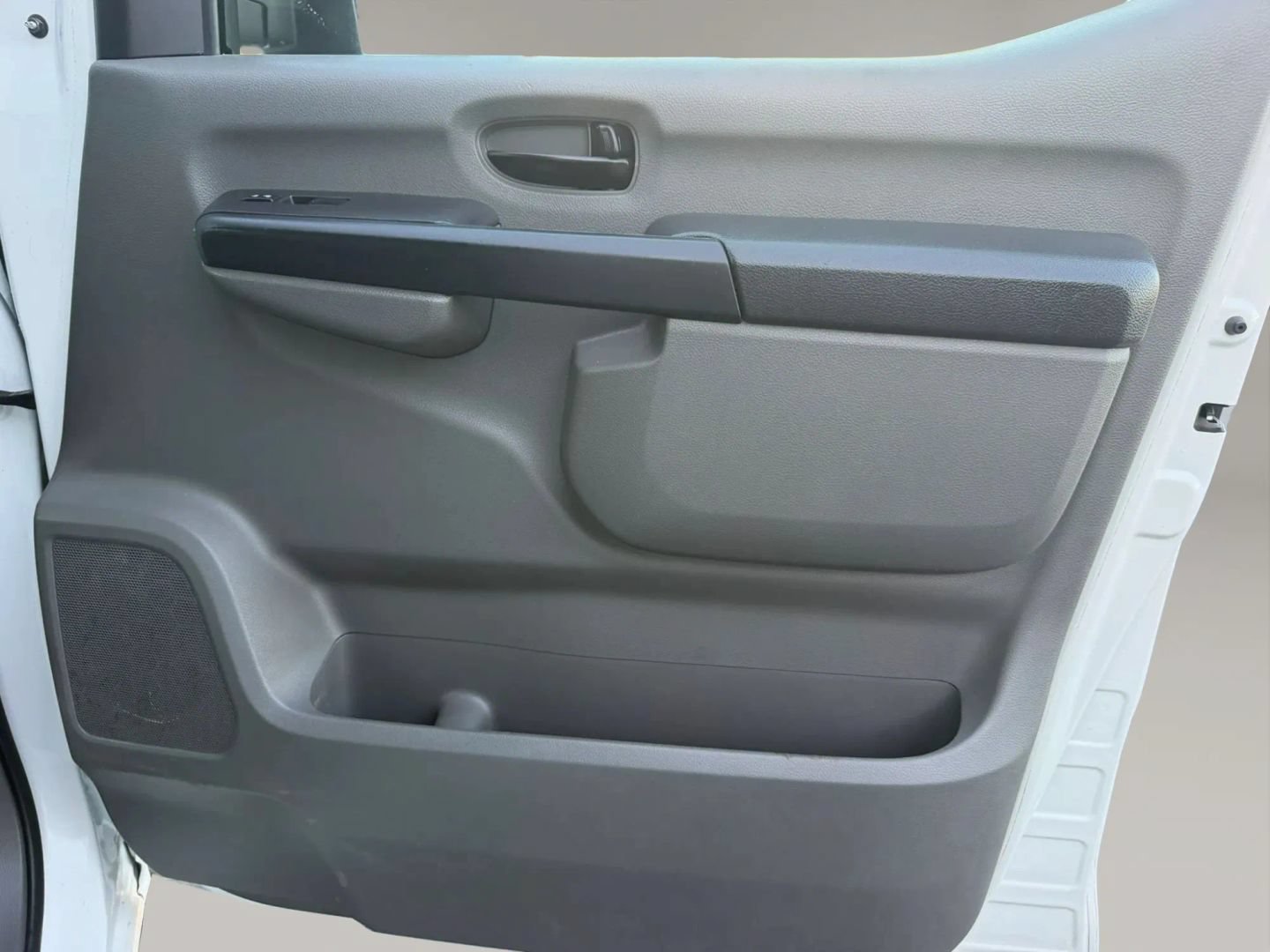 Used 2019 Nissan NV 3500 S RWD image 13