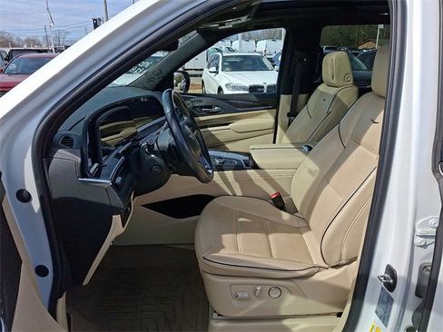 Certified 2022 Cadillac Escalade Premium Luxury w/ Performance Package image 10