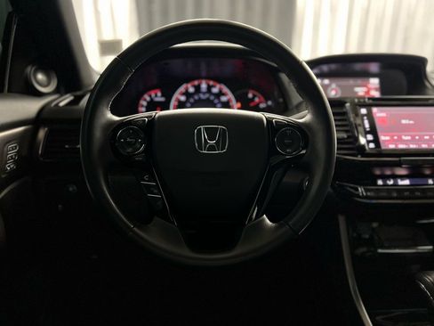 Used 2017 Honda Accord EX-L image 26