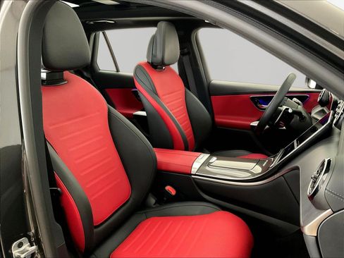 Certified 2025 Mercedes-Benz GLC 43 AMG 4MATIC image 29