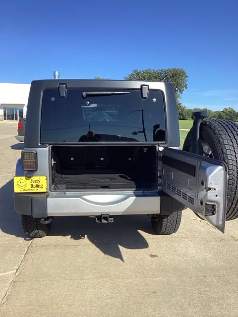 Used 2015 Jeep Wrangler Unlimited Sahara w/ Dual Top Group AWD/4WD image 5