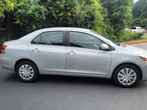 Used 2009 Toyota Yaris Sedan FWD image 4