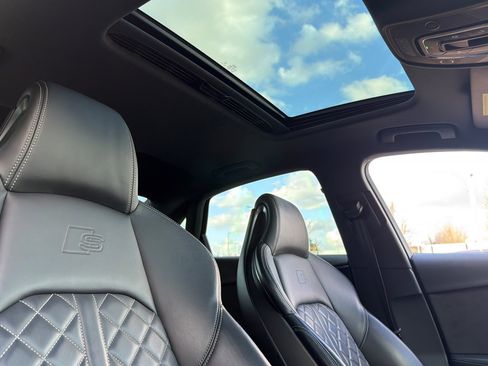 Used 2019 Audi S4 Prestige w/ Prestige Package image 16