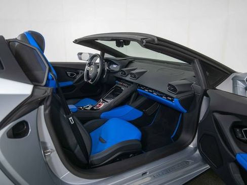 Used 2023 Lamborghini Huracan EVO RWD image 24