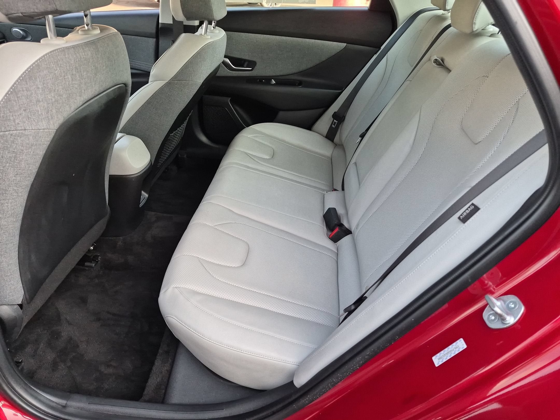 Used 2024 Hyundai Elantra Limited FWD image 16
