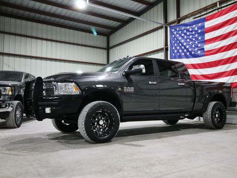 Used 2018 RAM 2500 Laramie w/ Off Road Package AWD/4WD image 1