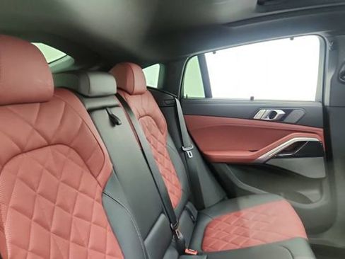 Used 2025 BMW X6 xDrive40i w/ Executive Package image 25