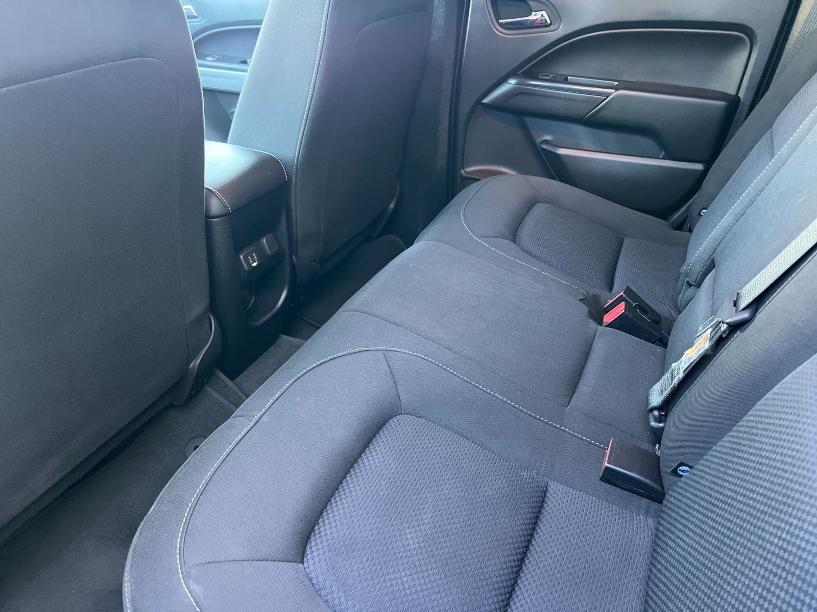 Used 2021 Chevrolet Colorado LT w/ Safety Package RWD image 12