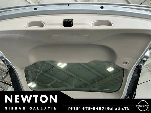 Used 2023 Chrysler Pacifica Touring-L FWD image 42
