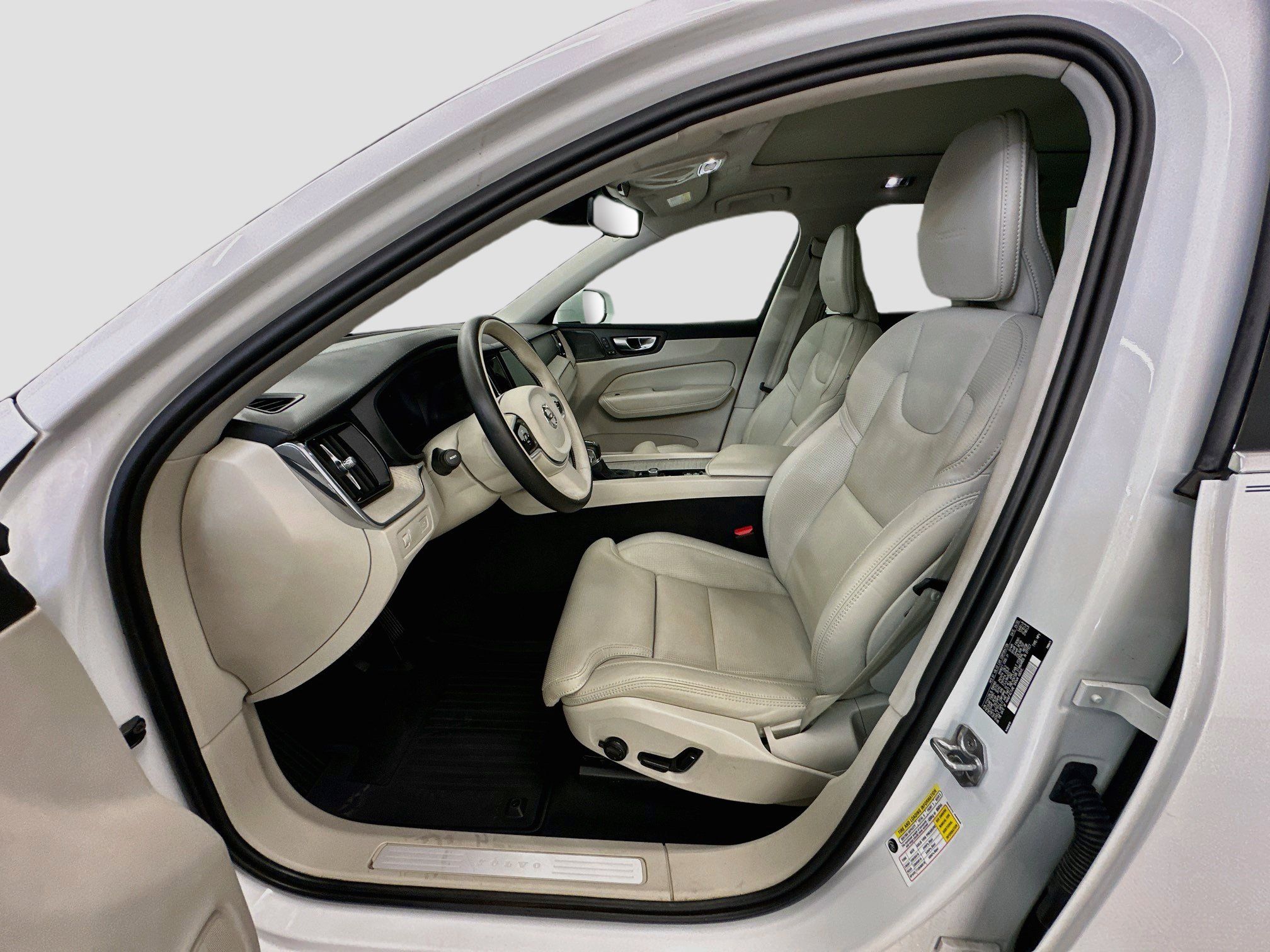 Used 2020 Volvo XC60 T6 Inscription w/ Protection Package AWD/4WD image 13
