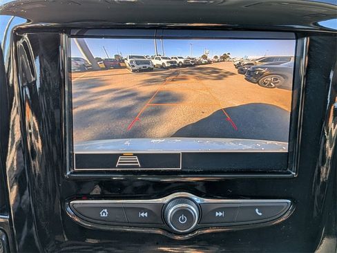 Used 2021 Chevrolet Traverse LS image 21