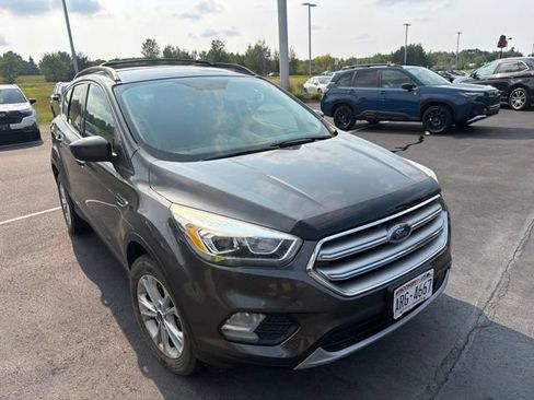 Used 2017 Ford Escape SE w/ Equipment Group 201A AWD/4WD image 6