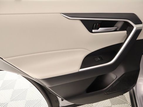 Used 2024 Toyota RAV4 XLE image 15