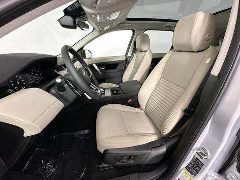Used 2025 Land Rover Discovery Sport S image 19