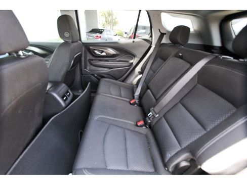 Used 2024 GMC Terrain SLE FWD image 7