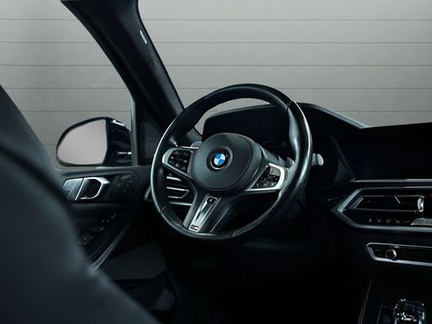 Used 2021 BMW X7 xDrive40i w/ M Sport Package image 41