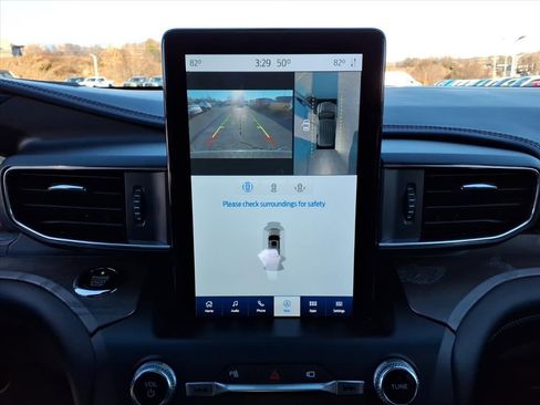 Certified 2020 Ford Explorer Platinum w/ Premium Technology Package image 14