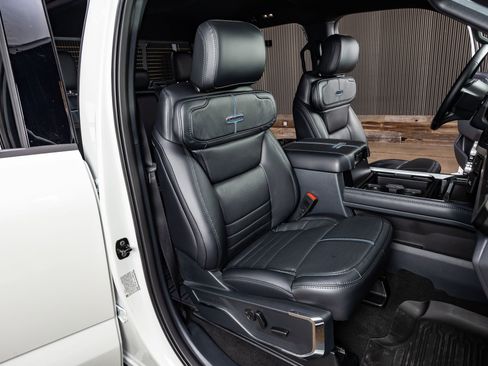 Used 2026 Ford F450 Platinum w/ FX4 Off-Road Package image 30