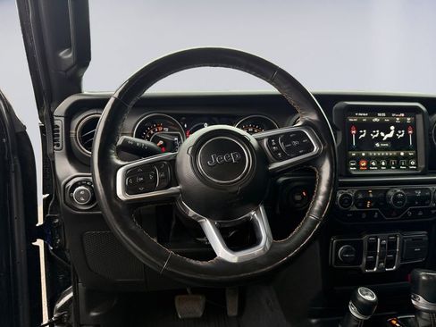 Used 2022 Jeep Gladiator Overland image 13