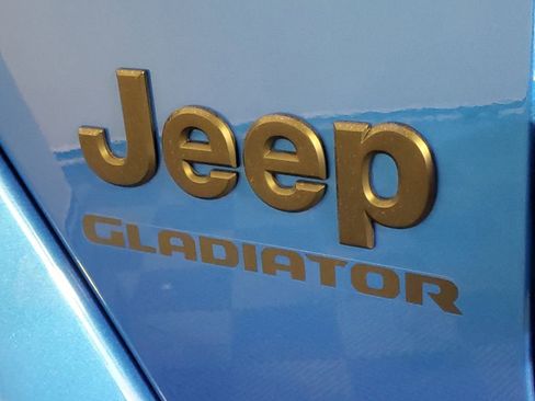 Used 2021 Jeep Gladiator Sport image 9