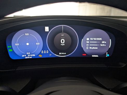 Used 2025 Porsche Macan Electric image 35