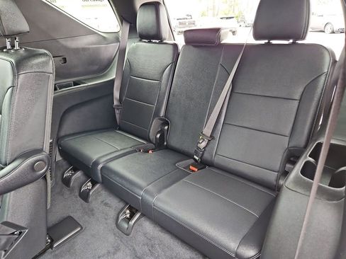 Used 2024 Chevrolet Traverse LT image 27