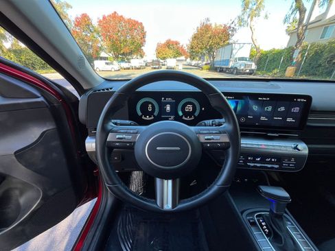 Used 2025 Hyundai Kona SEL image 34