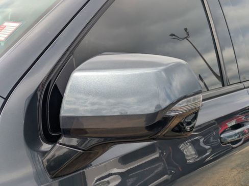 Used 2021 Chevrolet Tahoe Z71 w/ Z71 Signature Package image 11