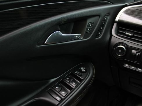 Used 2017 Buick Envision Premium w/ Driver Confidence Package image 14