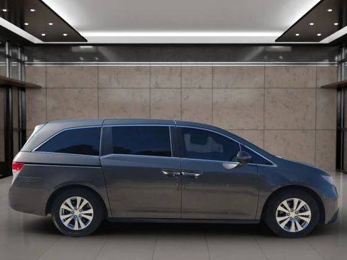 Used 2016 Honda Odyssey SE image 9