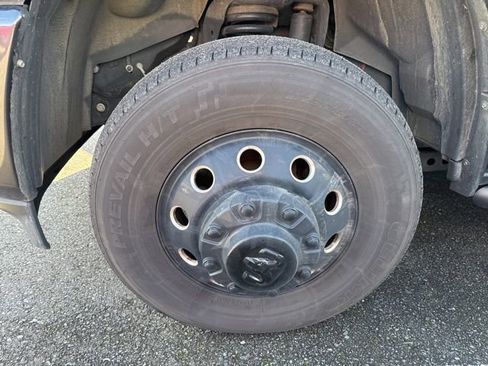 Used 2023 RAM 3500 Laramie w/ Night Edition image 5