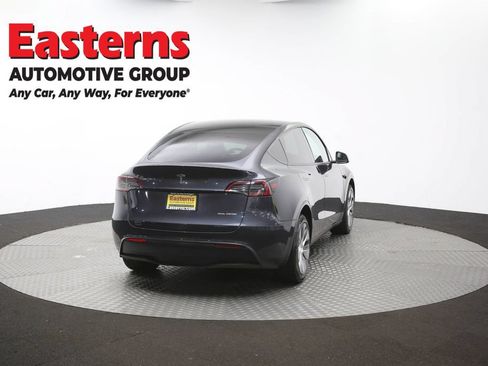 Used 2024 Tesla Model Y Long Range AWD/4WD image 31