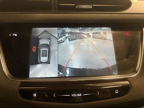 Used 2017 Cadillac XT5 Platinum AWD/4WD image 25