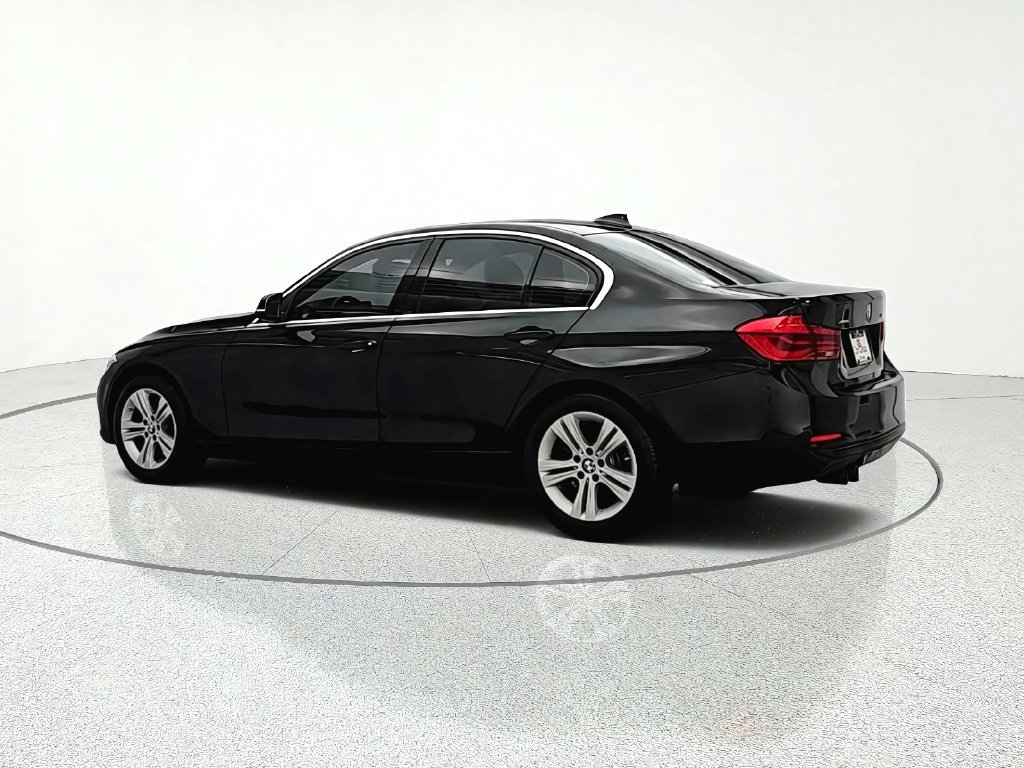 Used 2017 BMW 330i xDrive Sedan AWD/4WD image 5