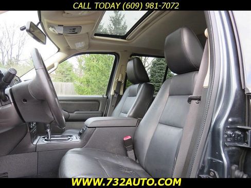 Used 2010 Ford Explorer XLT image 19