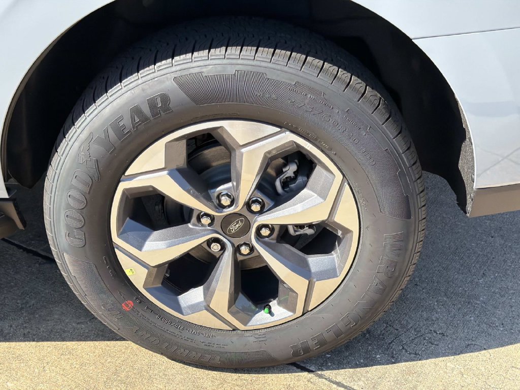 New 2027 Ford Expedition Active RWD image 3