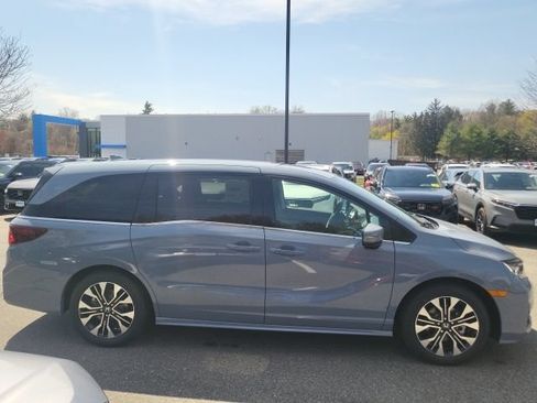 New 2026 Honda Odyssey Elite image 8