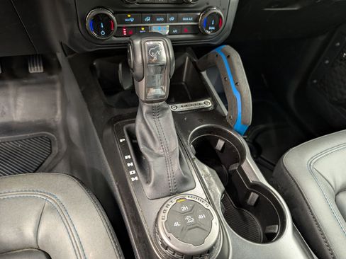 Used 2022 Ford Bronco Black Diamond image 18