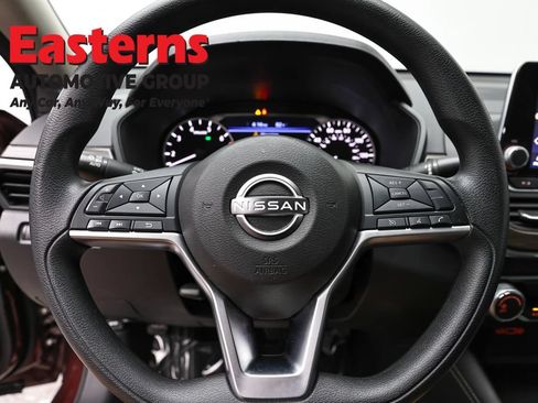 Used 2023 Nissan Altima 2.5 SV FWD image 10