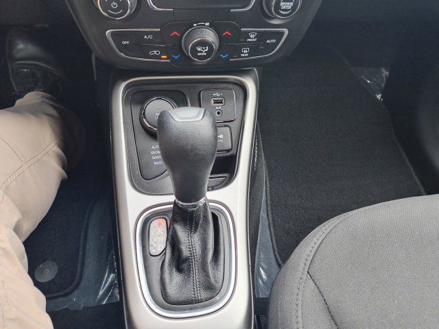 Used 2020 Jeep Compass Sport AWD/4WD image 26