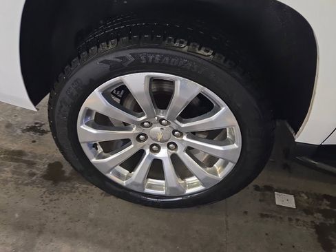 Used 2019 Chevrolet Suburban LT image 19