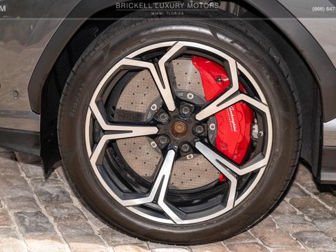 Used 2019 Lamborghini Urus AWD/4WD image 45