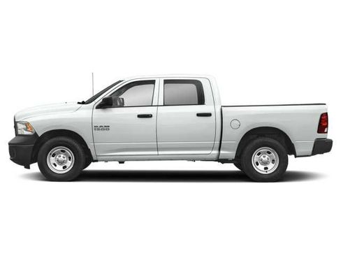 Used 2018 RAM 1500 Express w/ Express Value Package AWD/4WD image 3