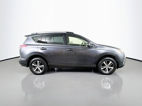 Used 2017 Toyota RAV4 XLE AWD/4WD image 6