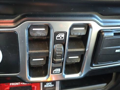 Used 2021 Jeep Wrangler Unlimited Rubicon image 16