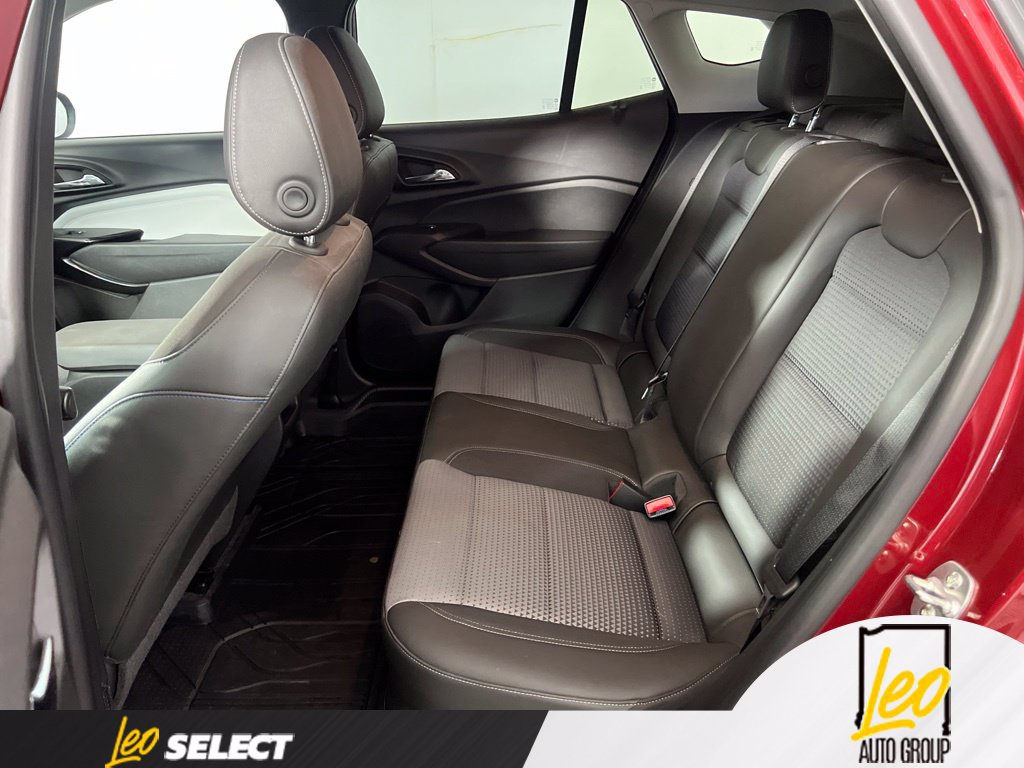 Used 2025 Chevrolet Trax LT w/ Driver Confidence Package FWD image 12